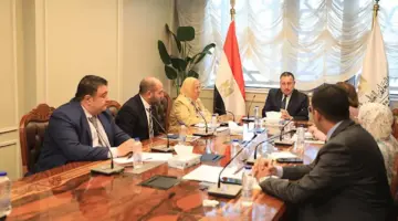 وزير التعليم العالي يوجّه بتطوير تصنيف الجامعات المصرية عالميًا